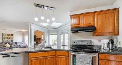 4 Beds 3 Bath unique family home in prestigious neighbourhood nearby mall & park