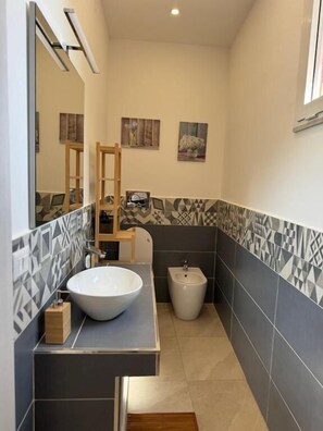 Driepersoonskamer, balkon, uitzicht op bergen