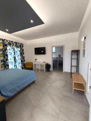 Kolmen hengen huone, parveke, vuoristonäköala