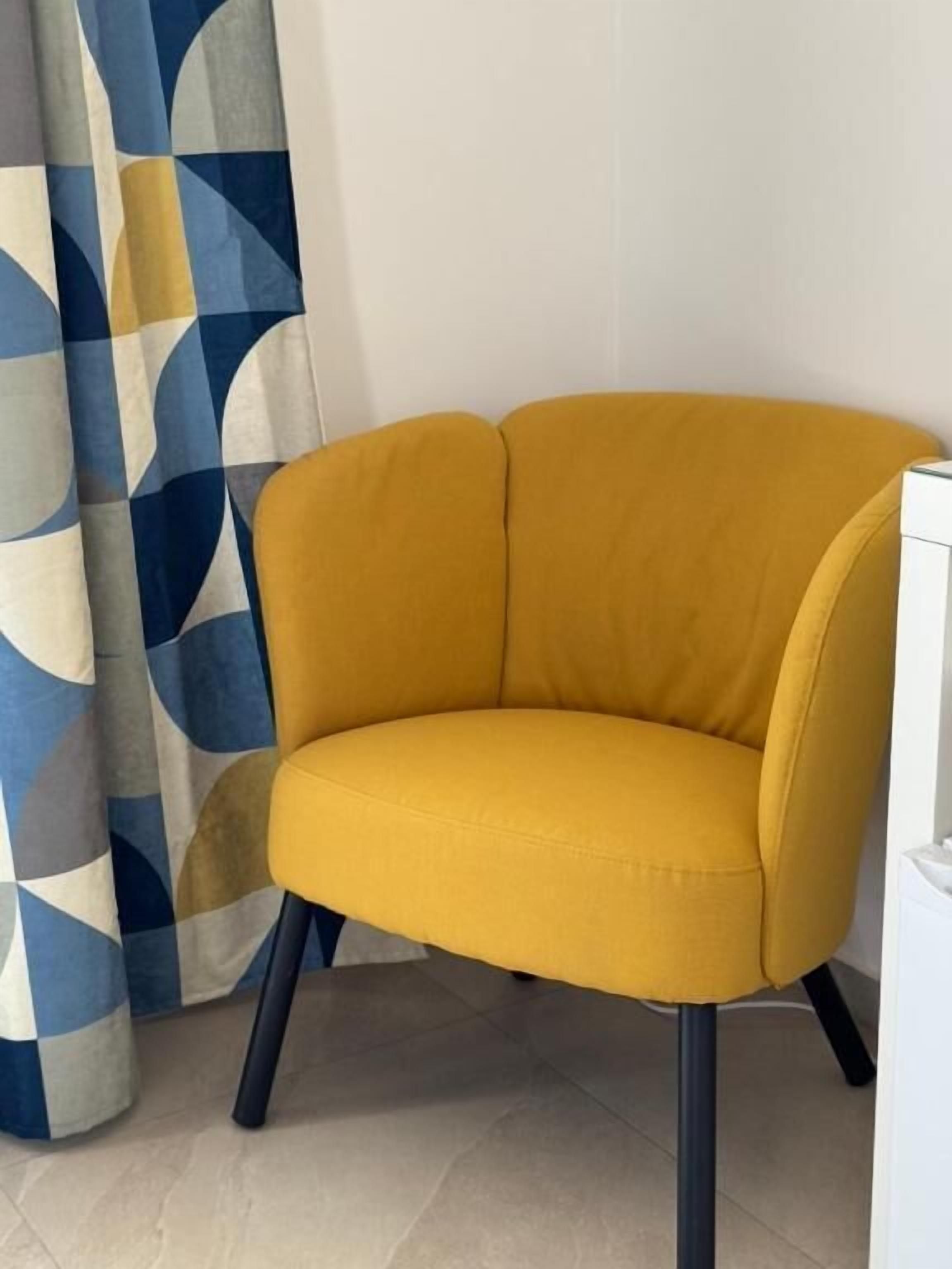 Chambre Triple, balcon, vue montagne | Intérieur