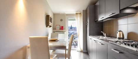 Fridge, microwave, coffee/tea maker, electric kettle