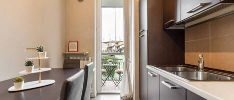 Fridge, microwave, coffee/tea maker, electric kettle