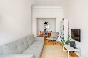 TV, DVD player - Flattered to be in Lisboa N (Lisboa ciudad)