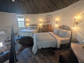 Unclassified image, 2 of 7, button - The Silo On 16 (Graham)