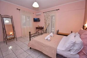 1 bedroom, free WiFi, bed sheets - Standard Studio near the beach (Agios Gordios)