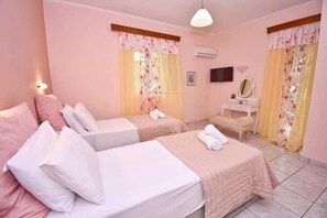 1 bedroom, free WiFi, bed sheets - Standard Studio near the beach (Agios Gordios)
