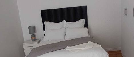 Desk, laptop workspace, iron/ironing board, free WiFi