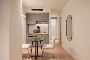 Living area - Leon II by Zoia Living (Piraeus)