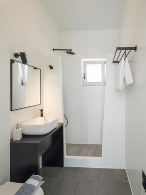 Shower, hair dryer, towels - Villa Paradiso 2 with private pool (Heraklion)