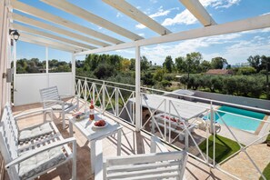 Outdoor dining - Villa Anastasis in Crete (Crete)
