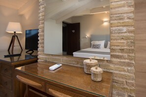 Bed sheets - Golden Coast Boutique Villa (Drosia)