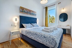 1 bedroom, iron/ironing board, free WiFi, bed sheets - Royal View Suite - Corfu Town (Kerkira)