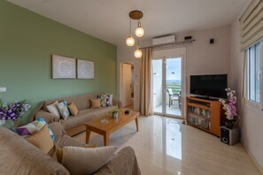 TV, DVD player, stereo - Villa Marie with private pool (Rethymno)