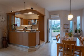 Dining - Villa Pantelis with private pool (Rethymno)