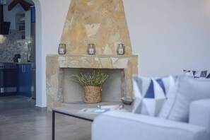 TV - Green Oak Villa in Zakynthos (Zakynthos)