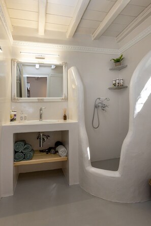 Dusche, Haartrockner, Handtücher