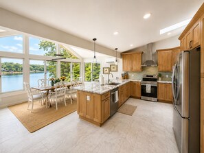 Fridge, microwave, oven, stovetop - We have Water! Spacious home with Gentle Slope and Dock! (Moneta)