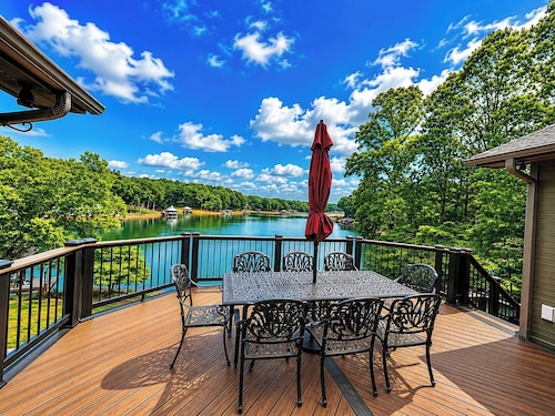 We have Water! Spacious home with Gentle Slope and Dock!
