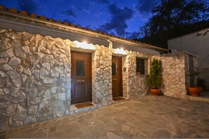 Exterior detail - Superior Studio with Garden View (Fourka)
