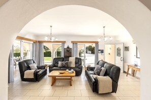 Interior - The Arches in Latchi (Latchi)