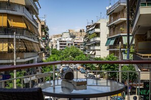 Property grounds - Sunny 2 bedroom  cozy apartment, view of Parthenon (Athina)