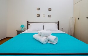1 habitación, escritorio, tabla de planchar con plancha y wifi gratis 
