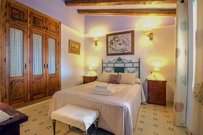 Bügeleisen/Bügelbrett, Reisekinderbett, Bettwäsche