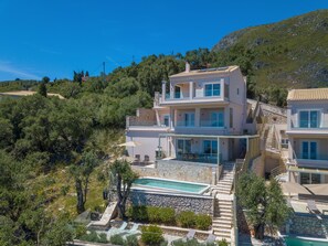 Exterior - Villa Oliveta in Spartilas (Spartilas)