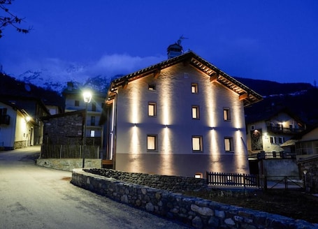 Exterior. Maison Bertin