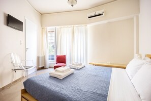 Iron/ironing board, free WiFi, bed sheets - Studio in the heart of Athens, Acropolis area (Athina)
