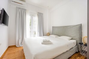 1 bedroom, iron/ironing board, free WiFi, bed sheets - Modern & Cozy Apartment (Athina)