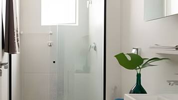 Apartment | Bathroom | Hair dryer, towels