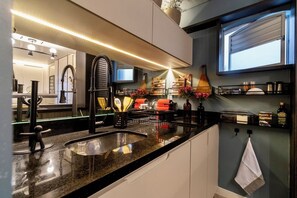 Luxury Apartment | Private kitchen | Fridge, microwave, oven, dishwasher - Flat no Jardins com Serviço de Camareira (São Paulo)