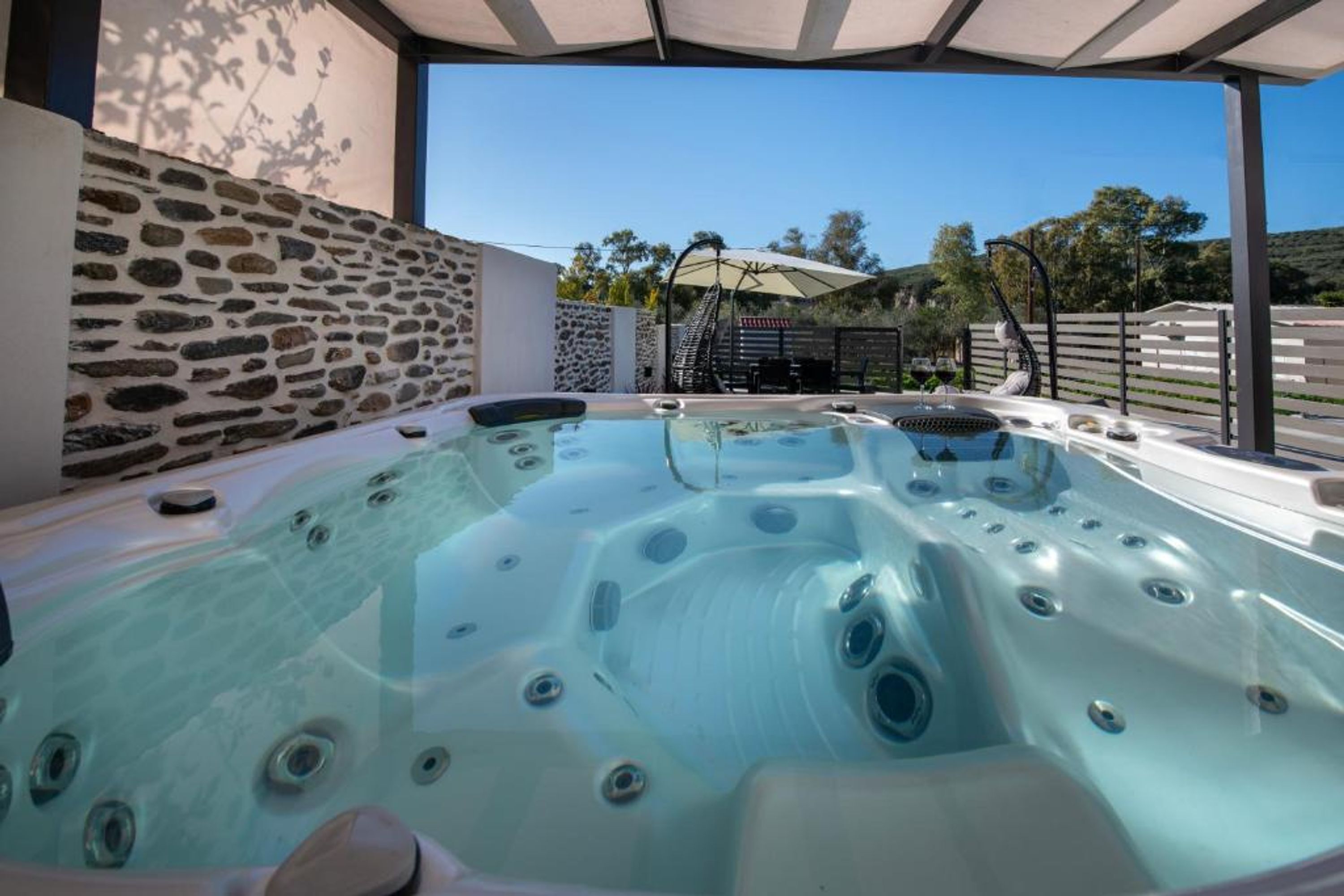 Outdoor spa tub