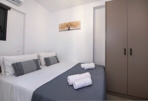 1 bedroom, iron/ironing board, free WiFi, bed sheets - Halepa Apartment in Chania Esther 1 (Chania)