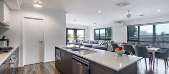 Large Coastal Home, Pet-Friendly & Sleep 11