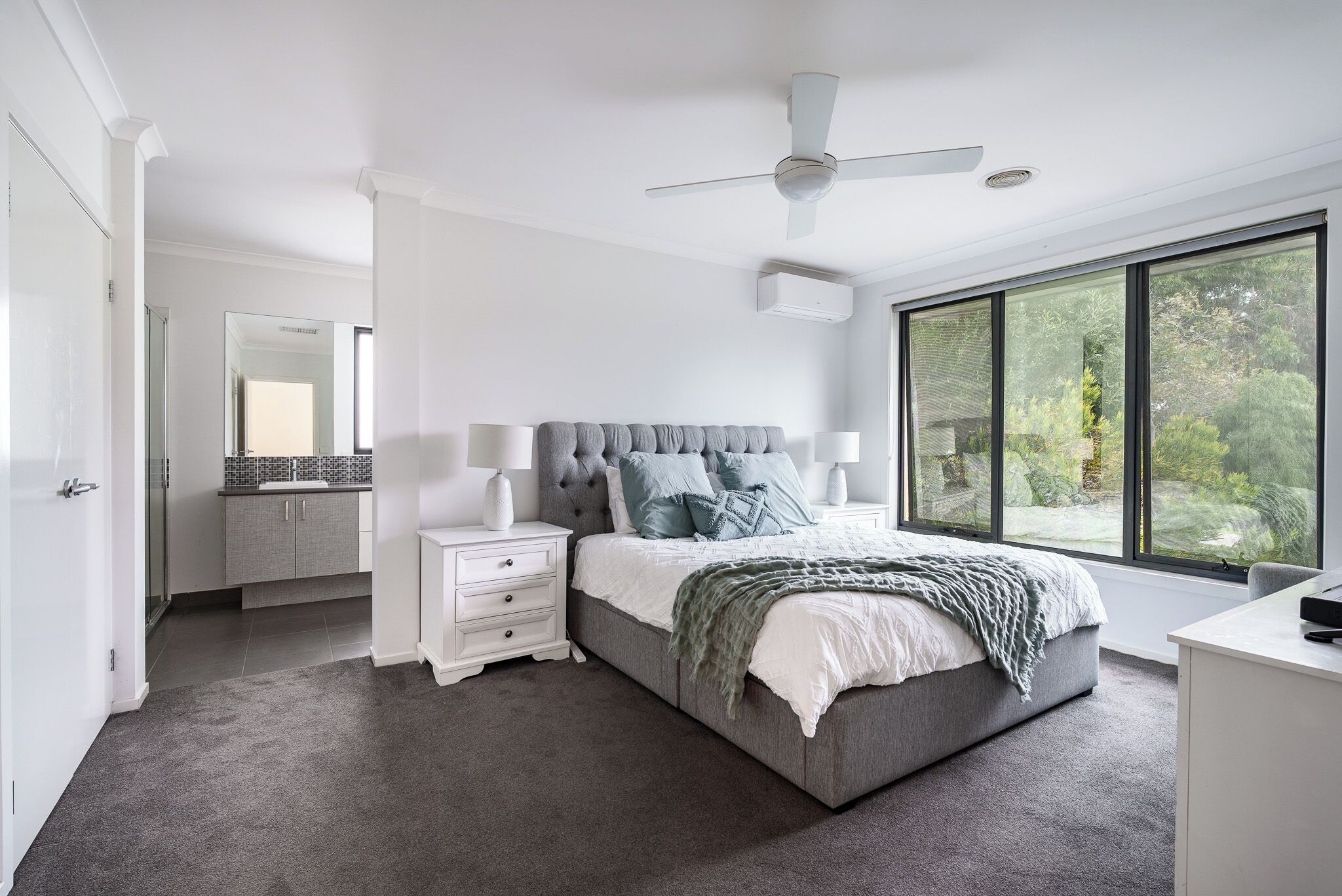 5 bedrooms, desk, iron/ironing board, free WiFi