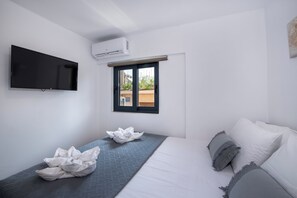 1 bedroom, iron/ironing board, free WiFi, bed sheets - Halepa Apartment in Chania Rebekka 3 (Chania)