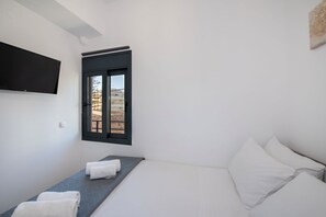 2 bedrooms, iron/ironing board, free WiFi, bed sheets - Halepa Apartment in Chania Olivia 6 (Chania)