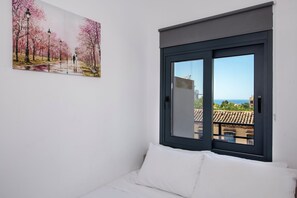 1 habitación, tabla de planchar con plancha, wifi gratis y ropa de cama 