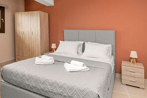 1 bedroom, iron/ironing board, travel cot, free WiFi - Ground floor Apartment (Vlachata)
