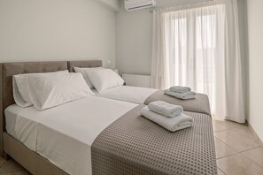3 bedrooms, iron/ironing board, travel cot, free WiFi - Apt Melanthia - 3 brms - 2nd floor - Building B (Fokata)