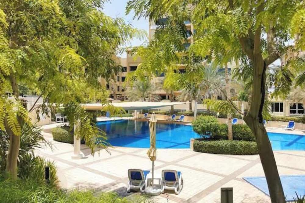 Vogue | The Greens near Emirates Mall | Ski Dubai