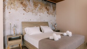 1 室のベッドルーム、デスク、アイロン / アイロン台、旅行用ベビーベッド