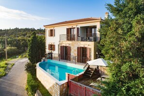 Exterior - Villa Asteri with 3 bedrooms and 3 bathrooms (Katsarata)