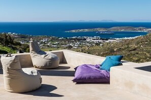 Property grounds - Villa Piperi - AllParos Villas for 4-6 (Paros)