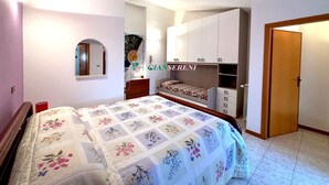 1 bedroom - 5 beds in central area with terrace-Rif. Campanile2 (San Vincenzo)