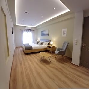 1 habitación, escritorio, tabla de planchar con plancha y wifi gratis