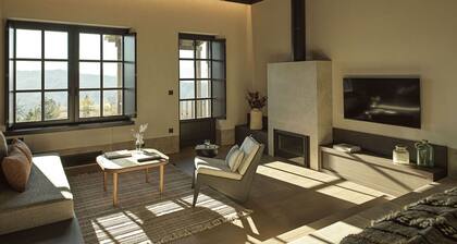 The Signature suite with indoor Jacuzzi by Oreno