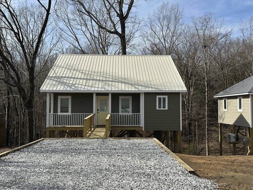 Trailside 2BR Cottage | Walk Downtown + Greenfront